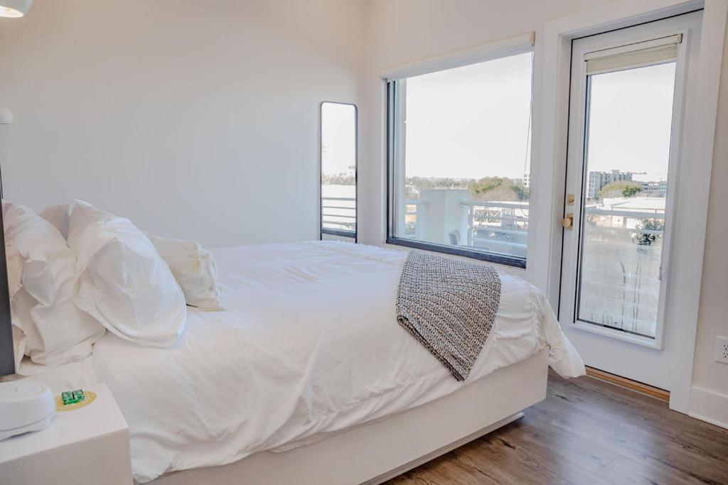 The Hive 302 King With Balcony Hotel Wilmington Eksteriør billede